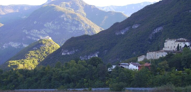 Castel Beseno e Castel Pietra, Vallagarina
