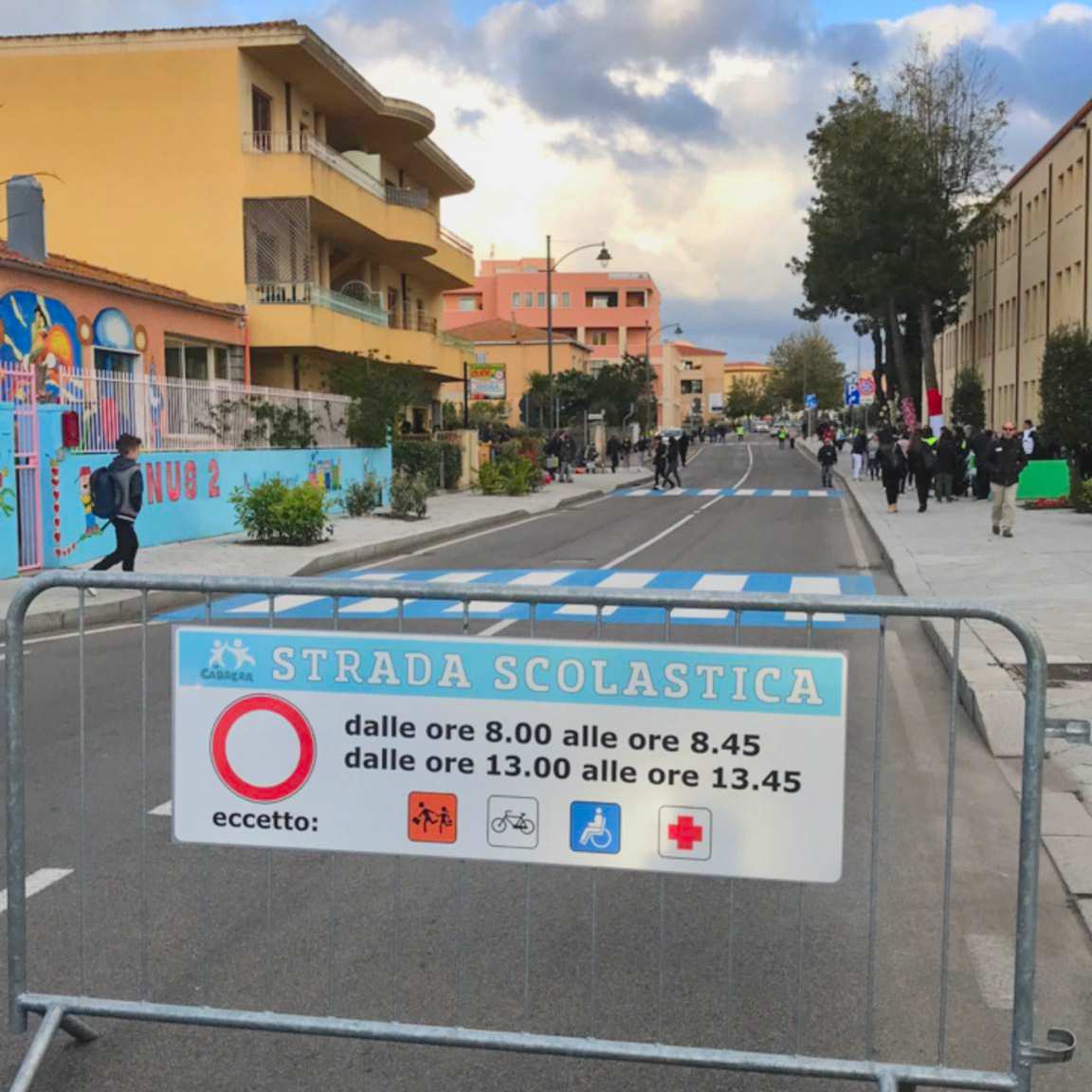 Strada scolastica a Olbia.