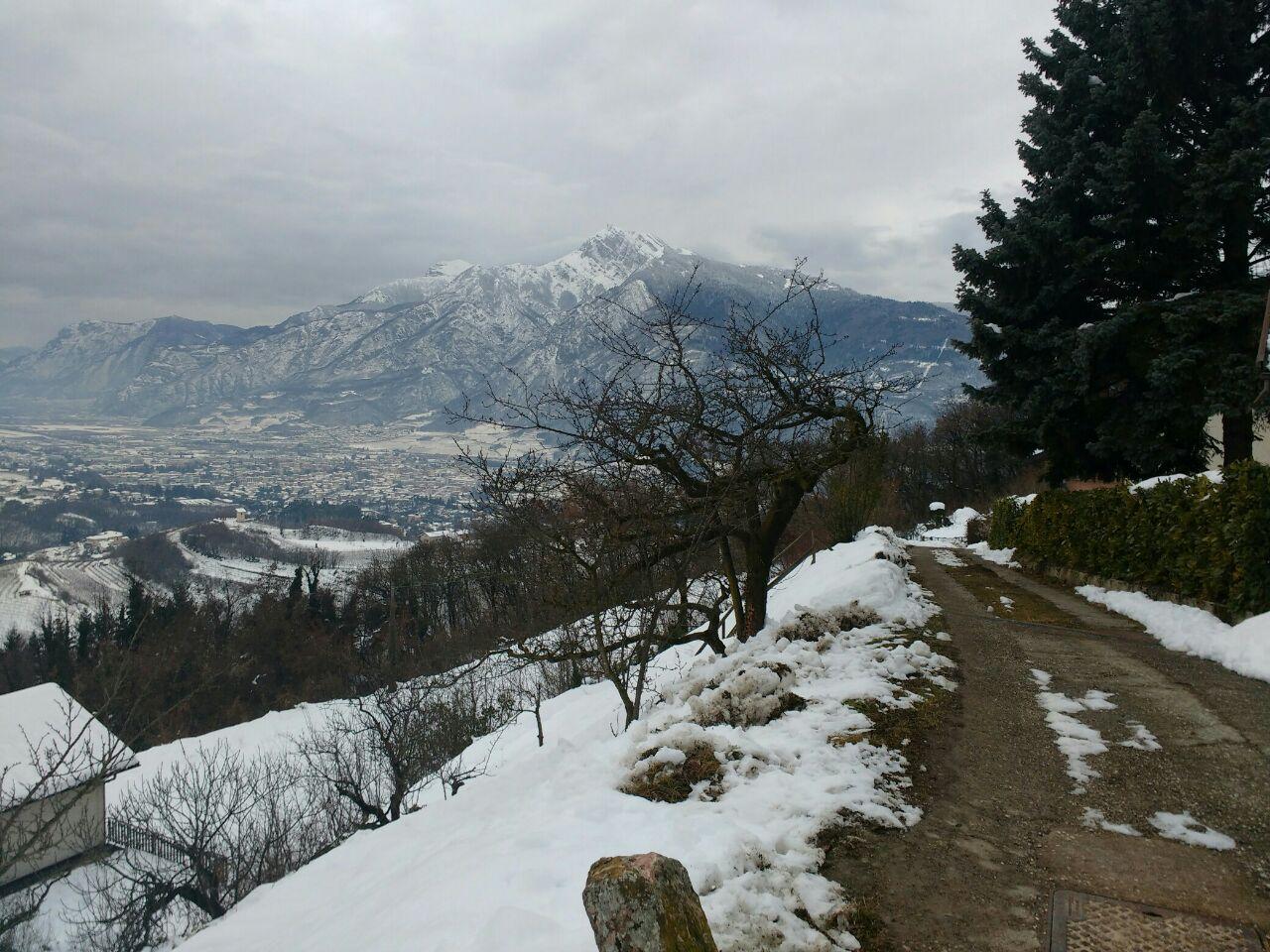 giro della collina nord-est innevata