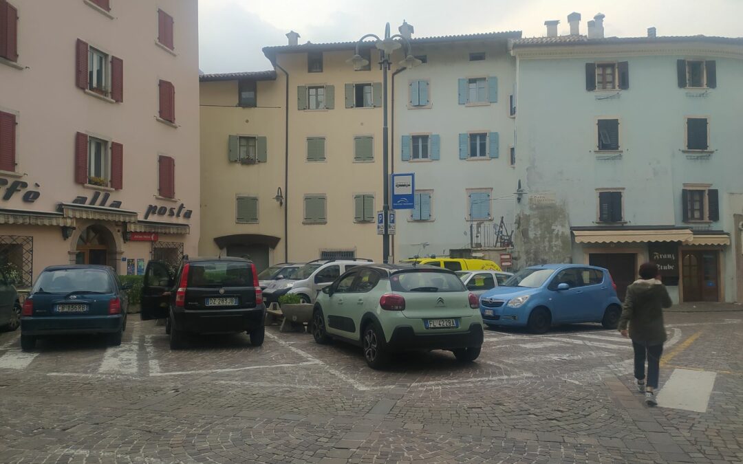 Riqualificazione piazza Vezzano